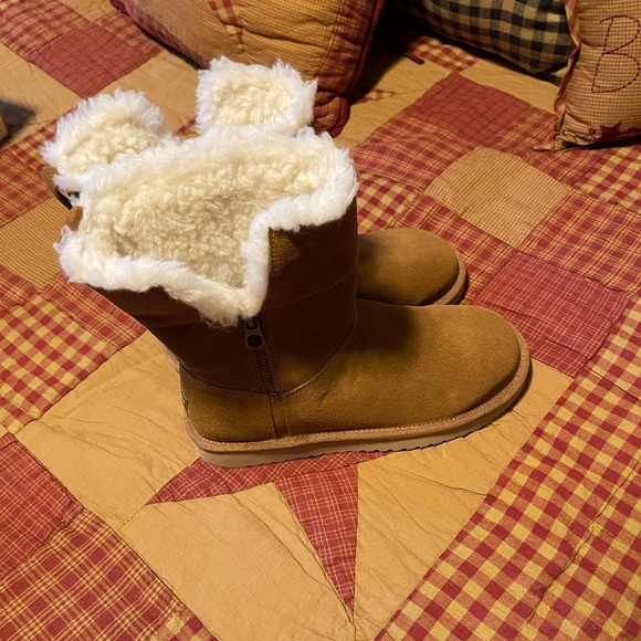 Ugg boots - Picture 1 of 4